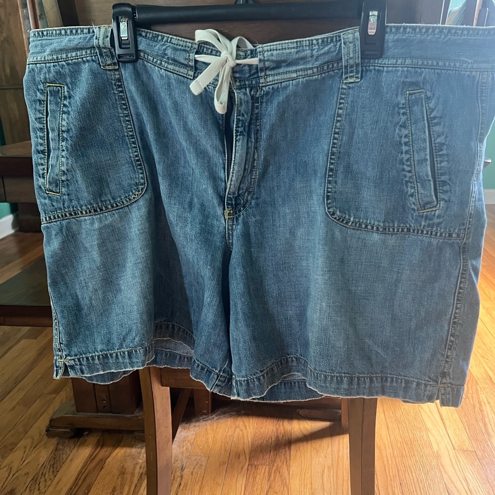 Old Navy | Women's Plus Jean Shorts | Size 20 | "Just Below Waist"